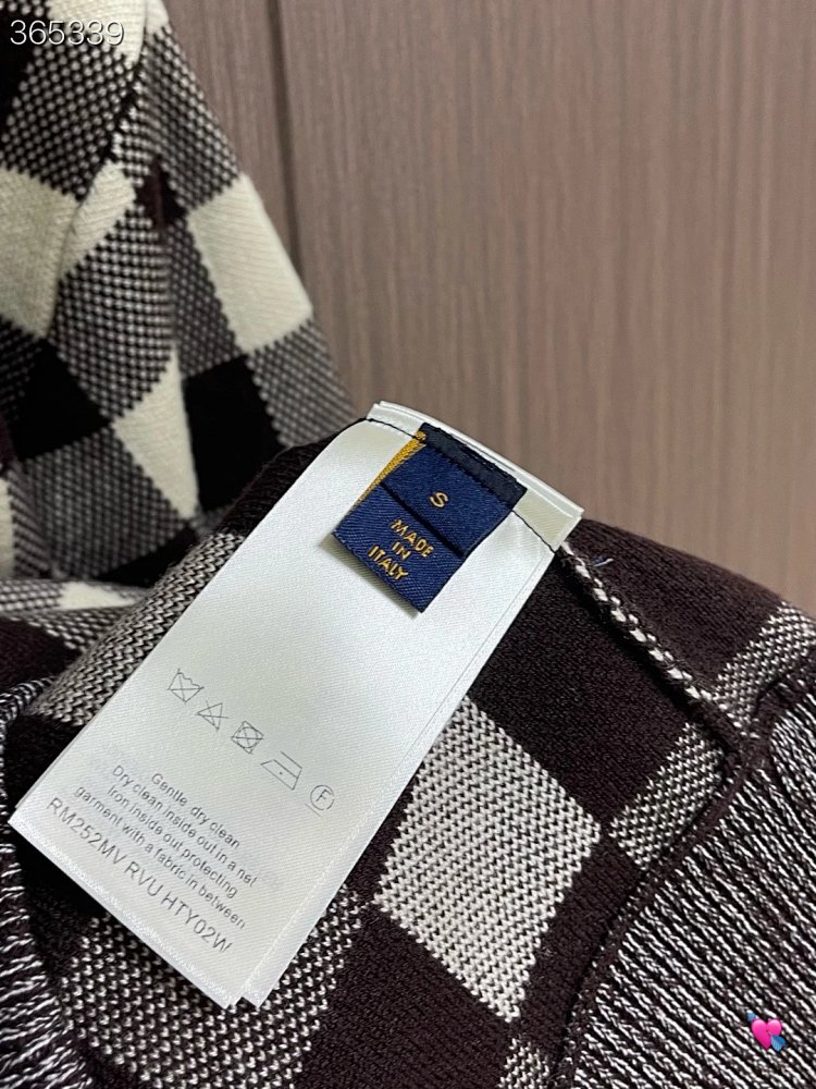 Louis Vuitton2026 New Men's Fashion Casual Letter Embroidery Color blocked Grid Knitted Hoodie卫衣