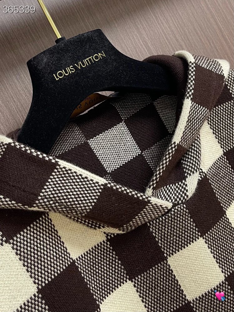 Louis Vuitton2026 New Men's Fashion Casual Letter Embroidery Color blocked Grid Knitted Hoodie卫衣