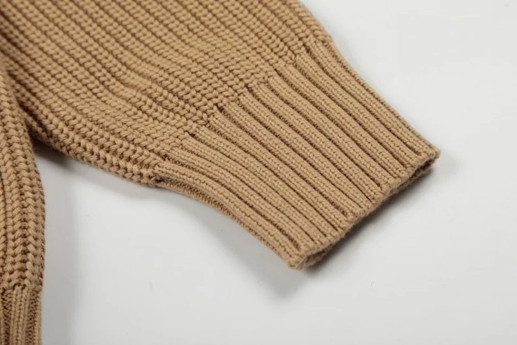 Ralph Lauren's new round neck embroidered knitted sweater