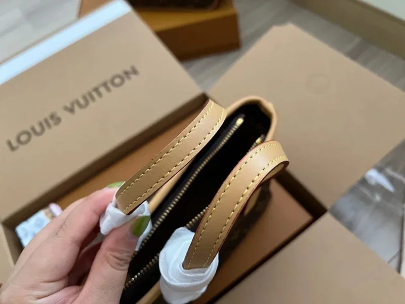 Louis Vuitton's new high-quality versatile single shoulder crossbody bag for women's retro trend