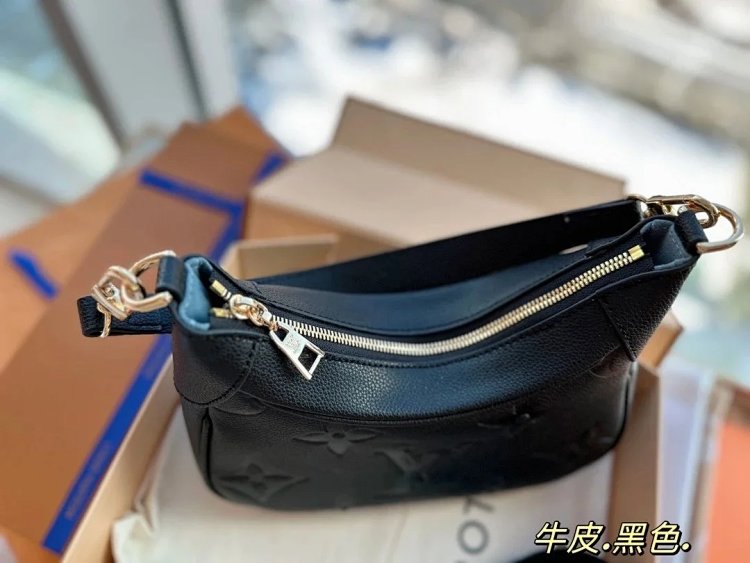 Louis Vuitton Underarm Bag Handheld Shoulder Cross Shoulder Leather Handbag
