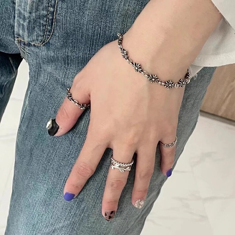 Chrome Hearts Crossing Silver Bracelet, Men's Kroos Heart Cross Bracelet, European and American Hip Hop Exquisite Light Luxury, niche Retro Cross Flower Men's and Women's Personalized Bracelet