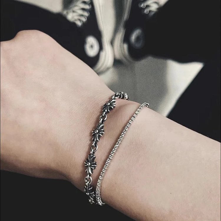 Chrome Hearts Crossing Silver Bracelet, Men's Kroos Heart Cross Bracelet, European and American Hip Hop Exquisite Light Luxury, niche Retro Cross Flower Men's and Women's Personalized Bracelet