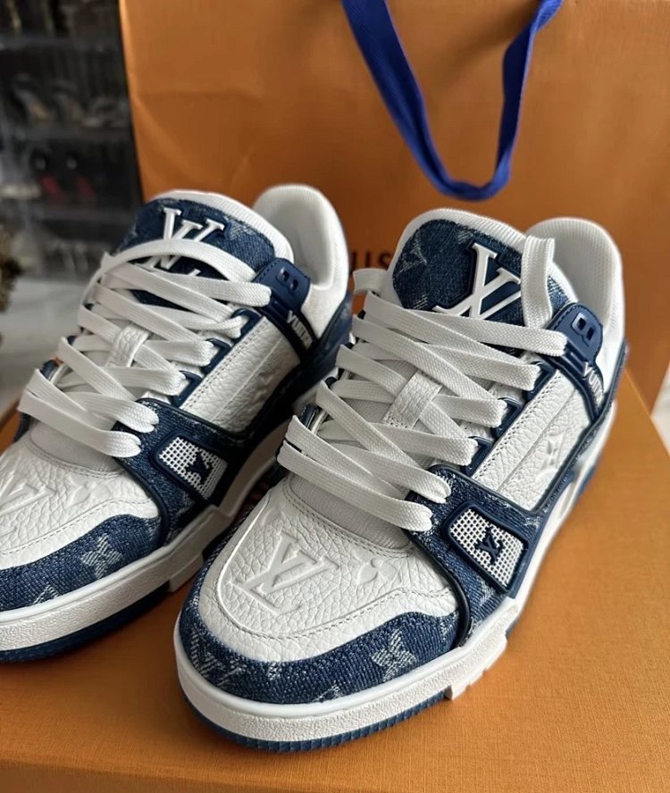 Louis VuittonLight luxury men's shoes, board shoes, trendy shoes, thick soled shoes, donkey shoes, low cut shoes, trendy low cut lifestyle casual shoes