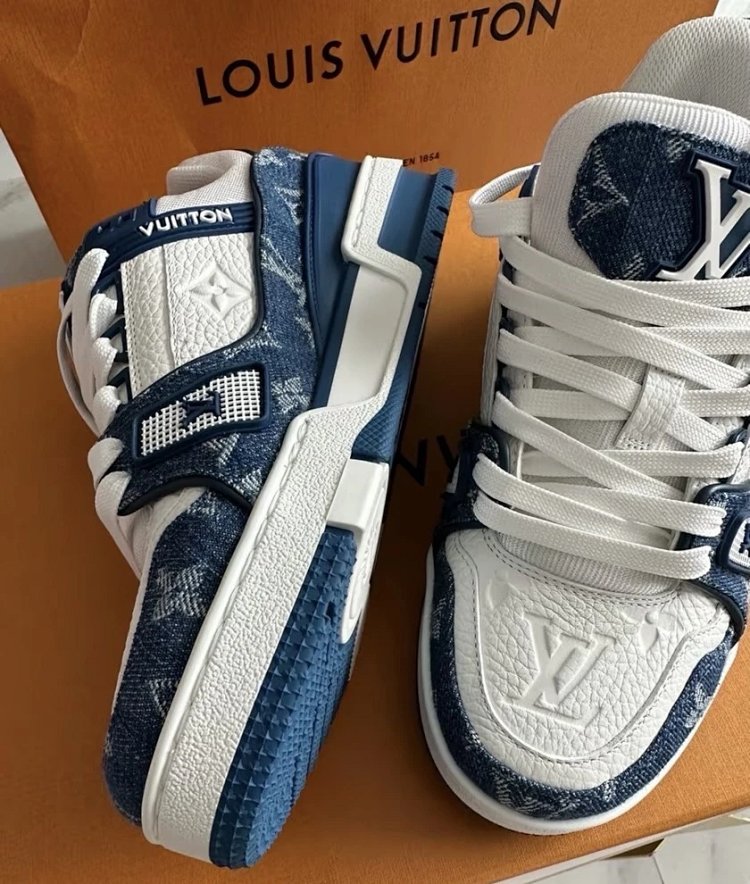 Louis VuittonLight luxury men's shoes, board shoes, trendy shoes, thick soled shoes, donkey shoes, low cut shoes, trendy low cut lifestyle casual shoes