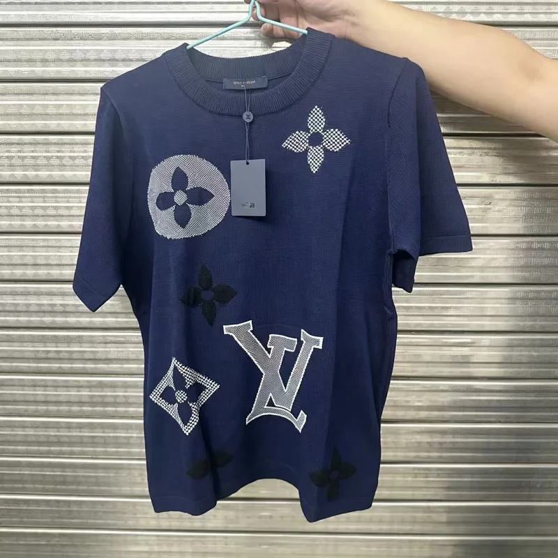 Louis Vuitton   Light luxury short sleeved t-shirt for both men and women, knitted top with half sleeves
