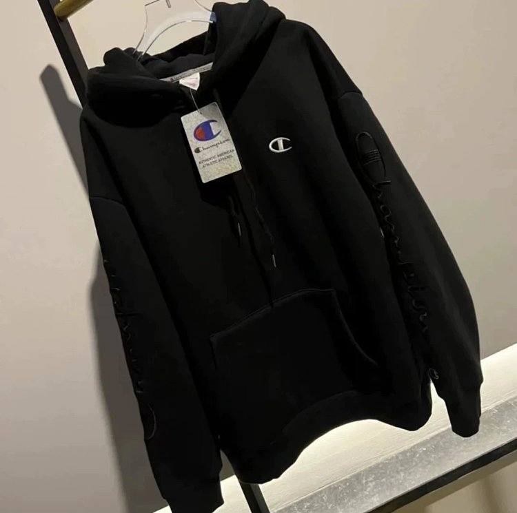 Champion hoodie with embroidered logo on Kirin arm for both men and women, casual long sleeved pullover for couples