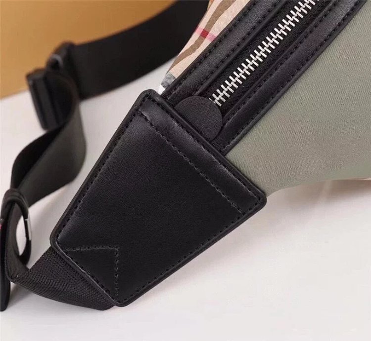Burberry contrasting waist bag crossbody bag chest bag unisex