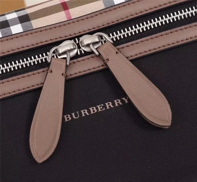 Burberry contrasting waist bag crossbody bag chest bag unisex