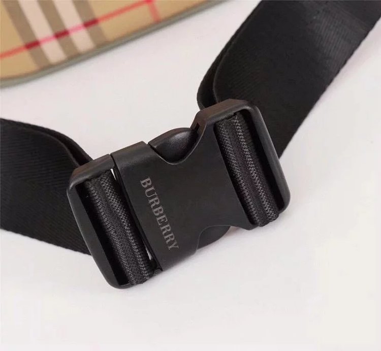 Burberry contrasting waist bag crossbody bag chest bag unisex