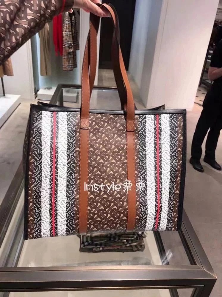 Burberry Original Tote Bag Shopping Bag Original Single Handbag Handbag Single Shoulder Crossbody Bag