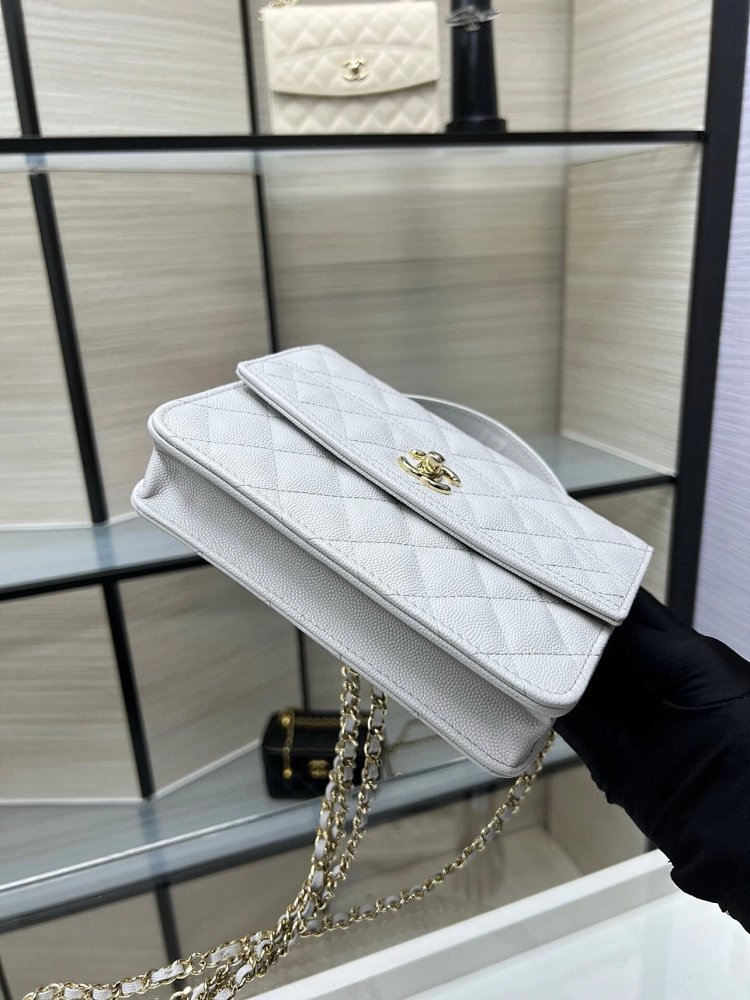 Chanel chain bag can be shoulder crossed handbag for women