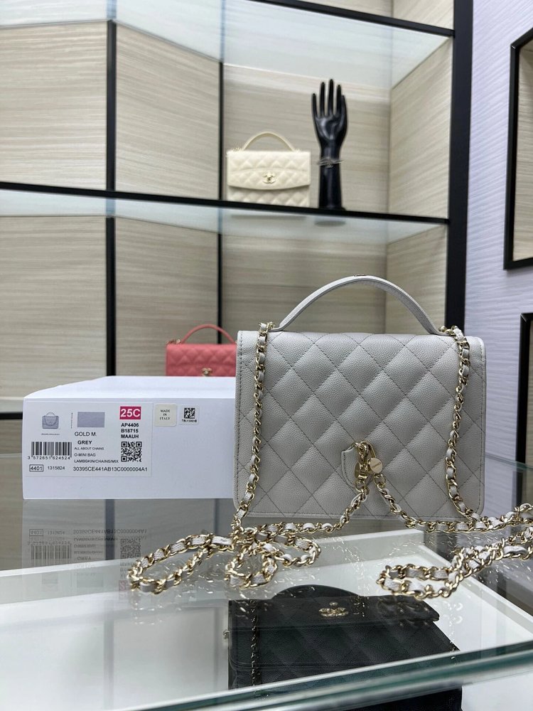 Chanel chain bag can be shoulder crossed handbag for women