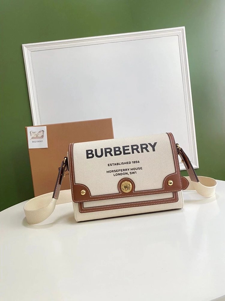 Burberry crossbody b