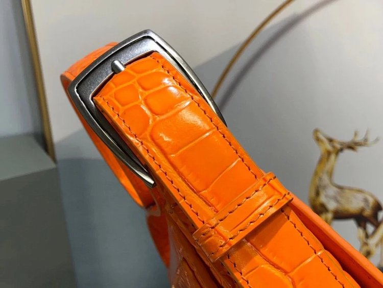 Balenciaga Crocodile Pattern Head Layer Calfskin Single Shoulder Handheld Underarm Bag Women's Bag