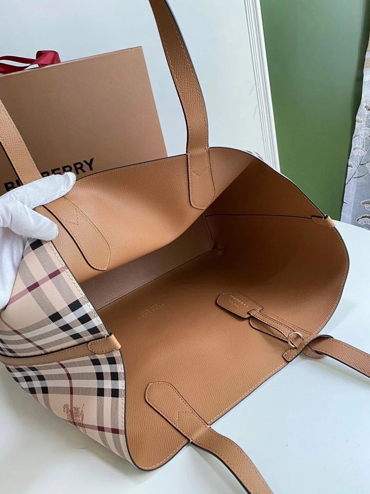 Burberry Classic Double sided Shopping Bag Lightweight Large Capacity Handbag Tote Bag Women's Bag Canvas Bag Shoulder Bag