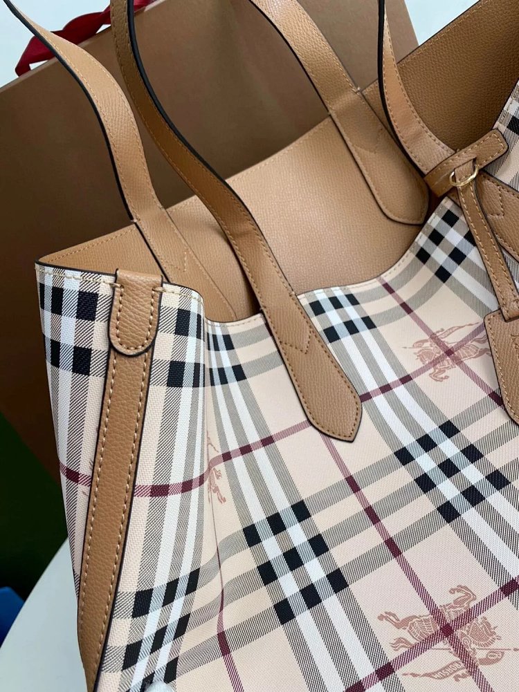 Burberry Classic Double sided Shopping Bag Lightweight Large Capacity Handbag Tote Bag Women's Bag Canvas Bag Shoulder Bag