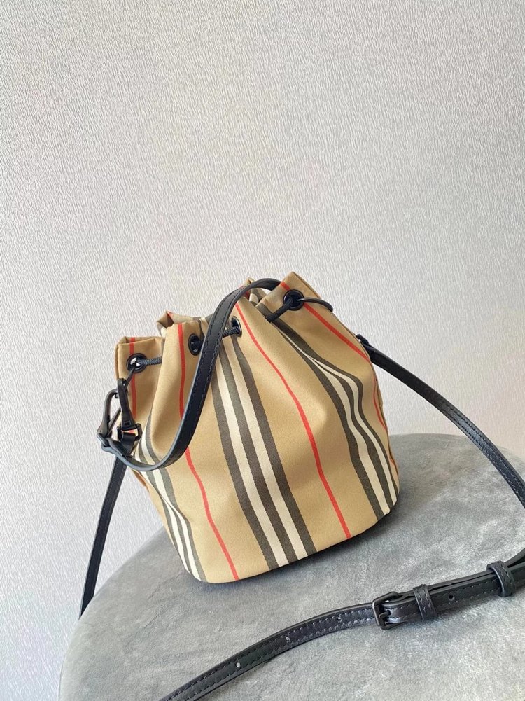 Burberry storage classic plaid canvas bucket bag drawstring bag