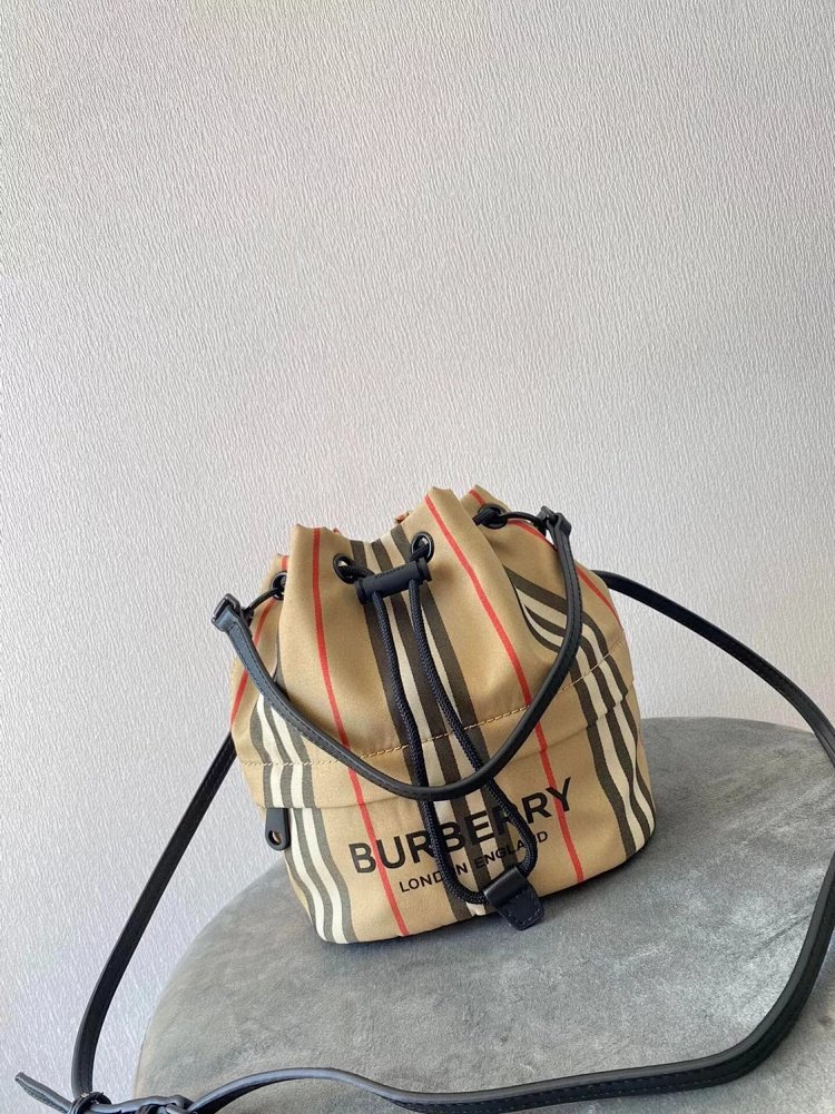 Burberry storage classic plaid canvas bucket bag drawstring bag