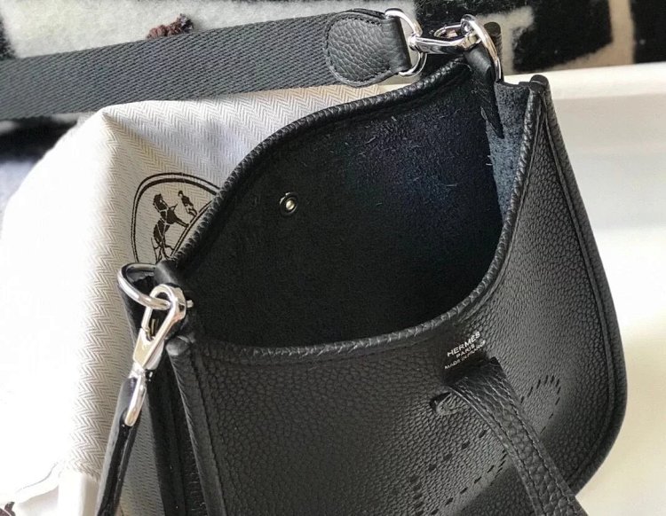 Hermes mini calf leather hollow shoulder crossbody buckle women's bag