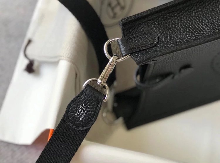 Hermes mini calf leather hollow shoulder crossbody buckle women's bag