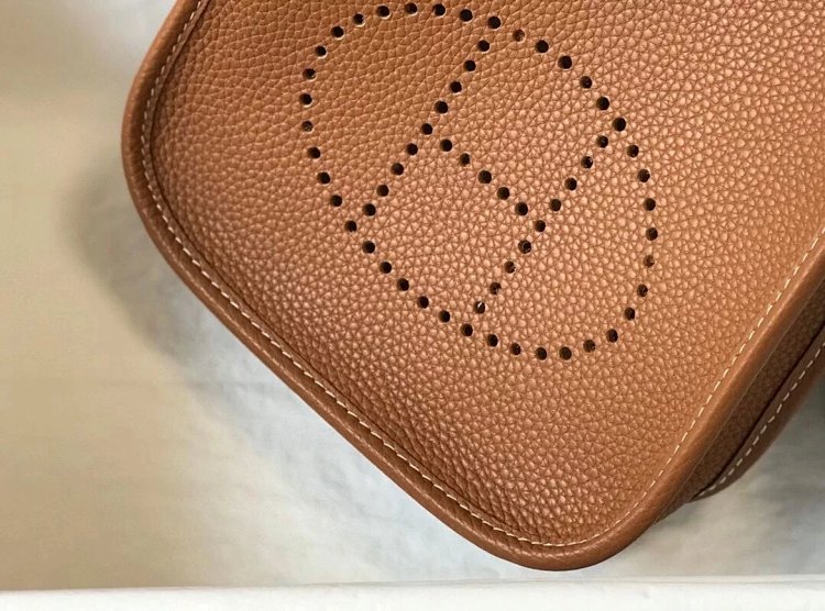 Hermes mini calf leather hollow shoulder crossbody buckle women's bag
