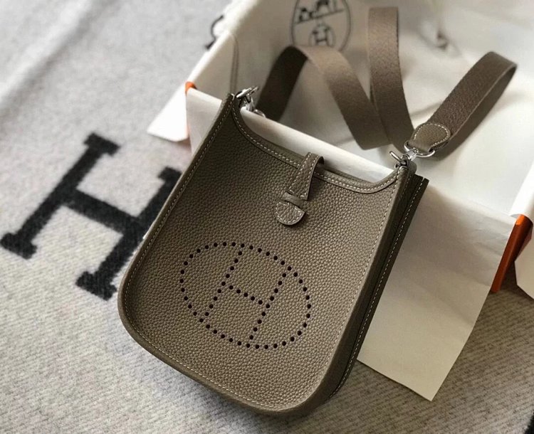 Hermes mini calf leather hollow shoulder crossbody buckle women's bag