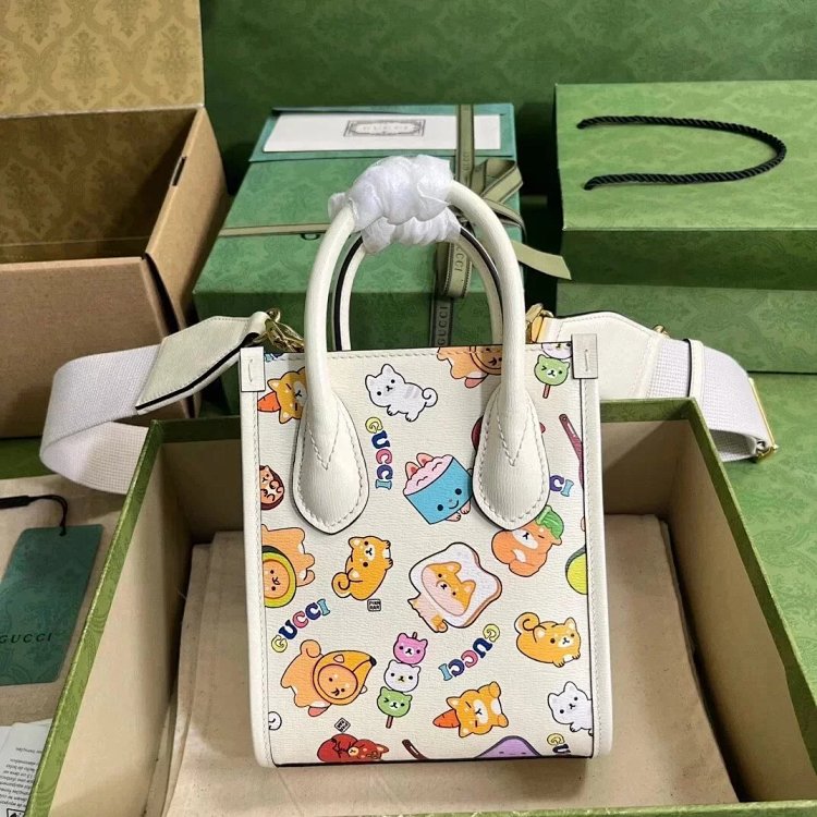 Gucci animal print m