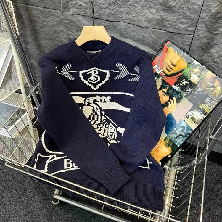 Burberry warhorse logo sweater