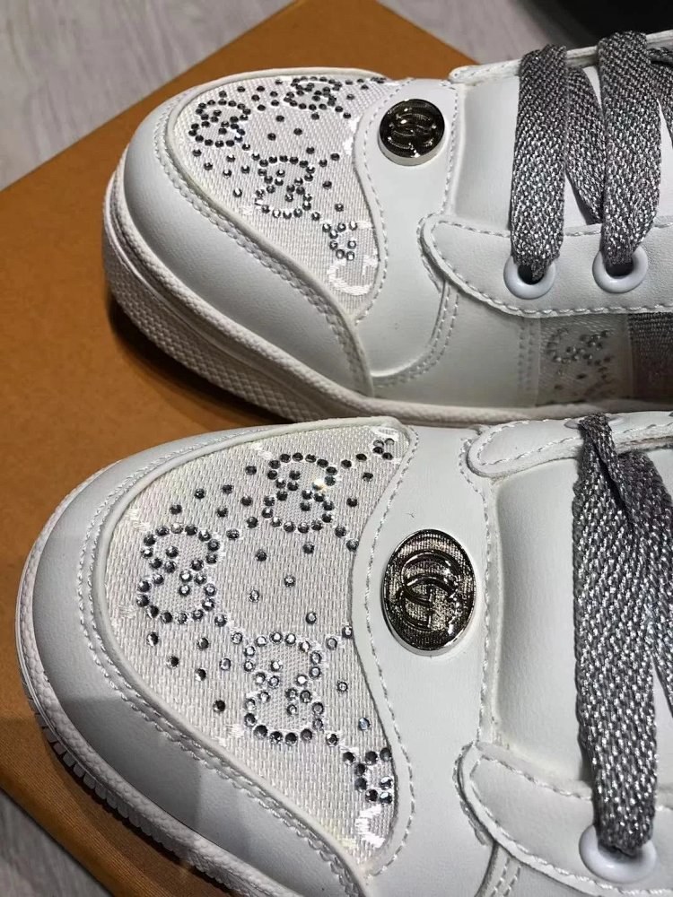 GUCCI dirty shoes, white rhinestone style fashionable board shoes