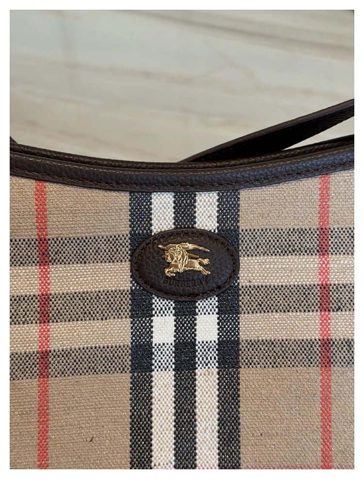 Burberry  Classic British plaid crossbody bag