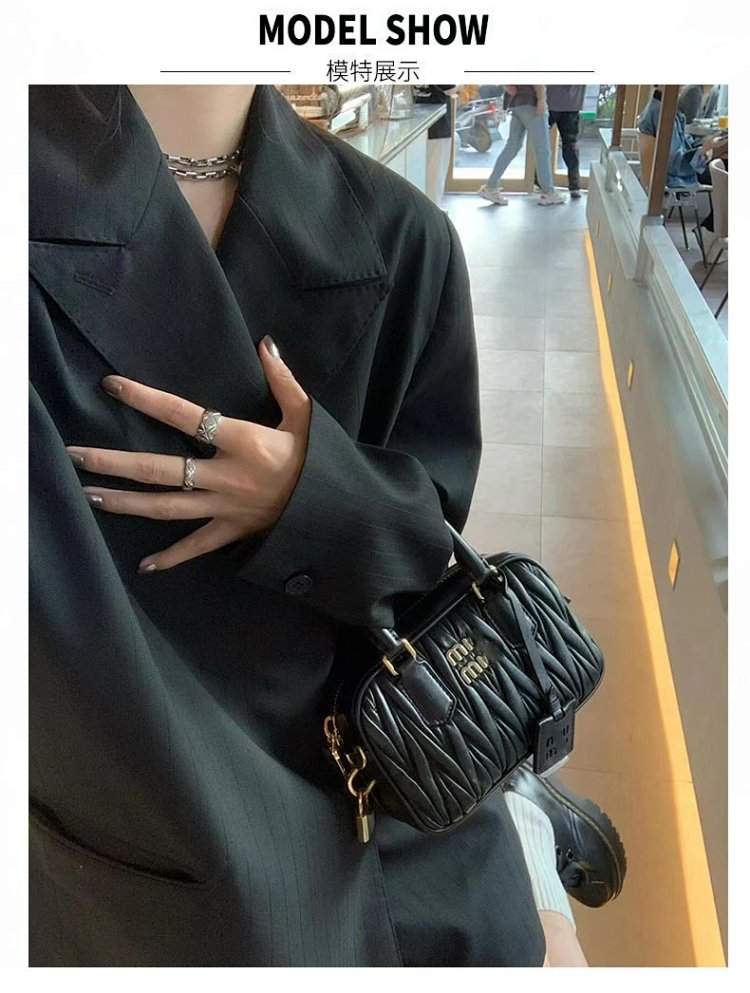 miumiu  Retro leather crossbody bag