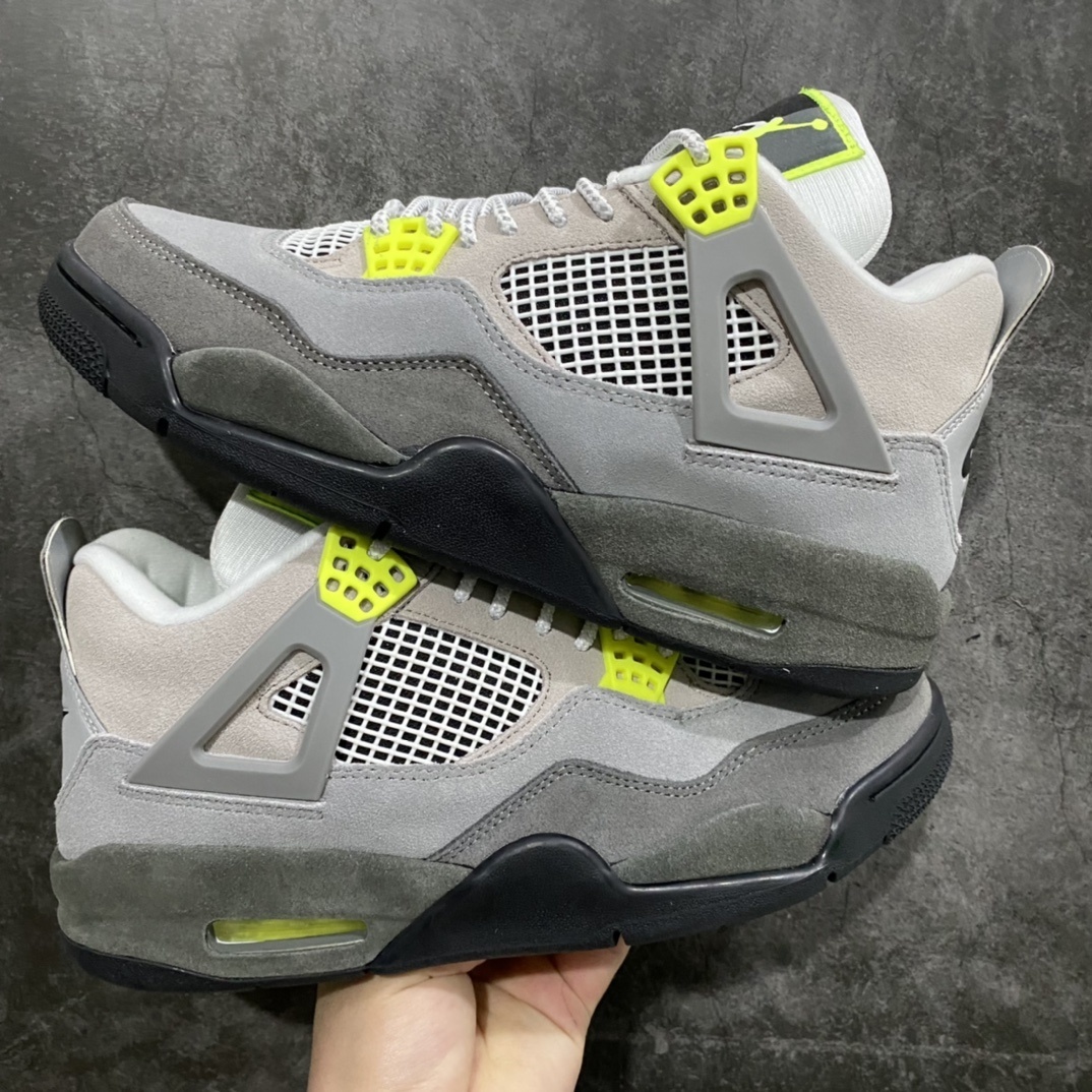  AJ4 Sneaker SH528210