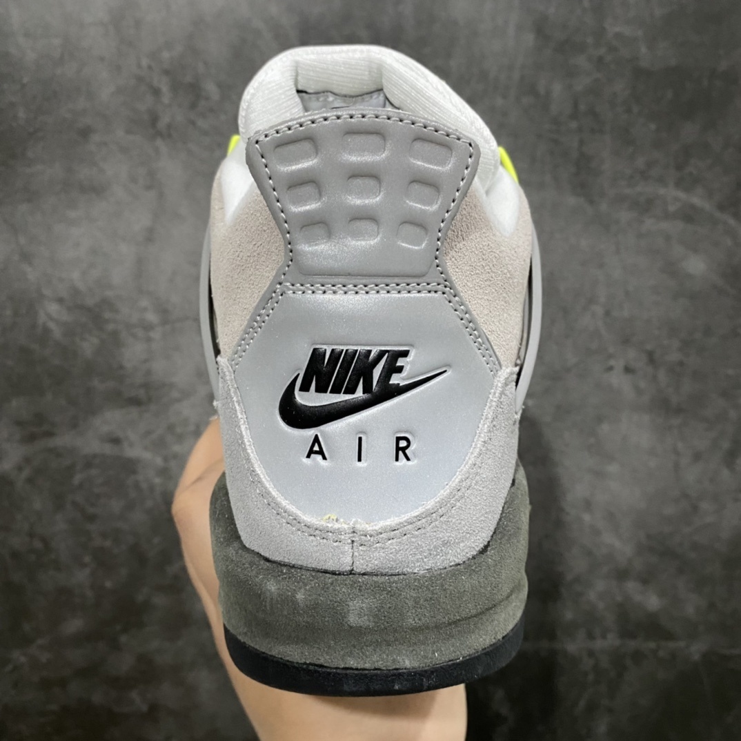  AJ4 Sneaker SH528210
