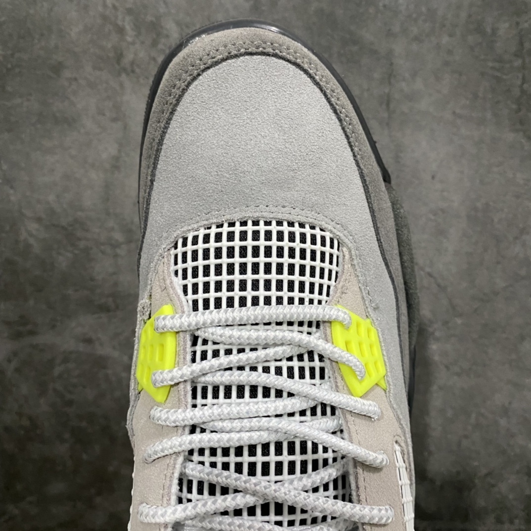  AJ4 Sneaker SH528210
