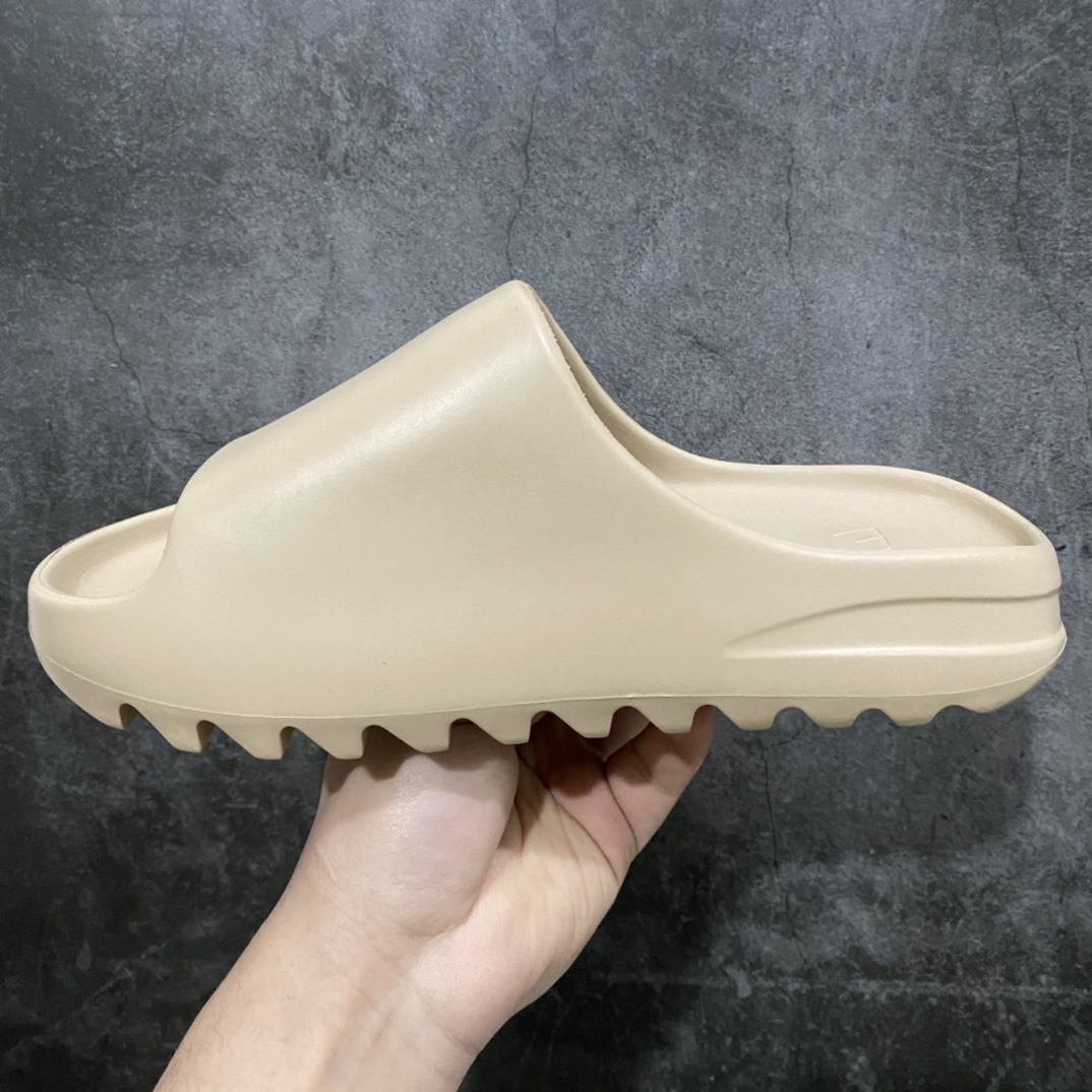 Adidas slippers  T538012