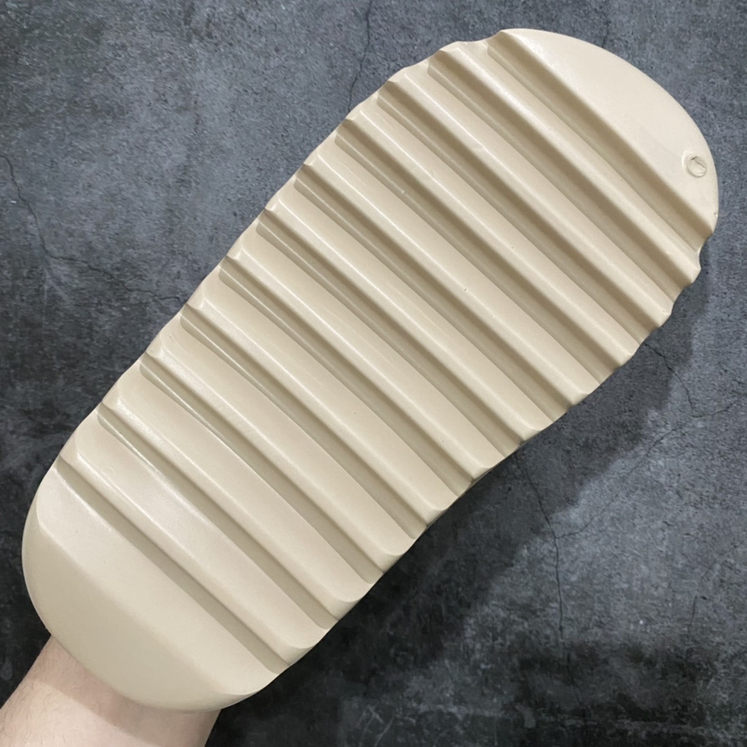 Adidas slippers  T538012