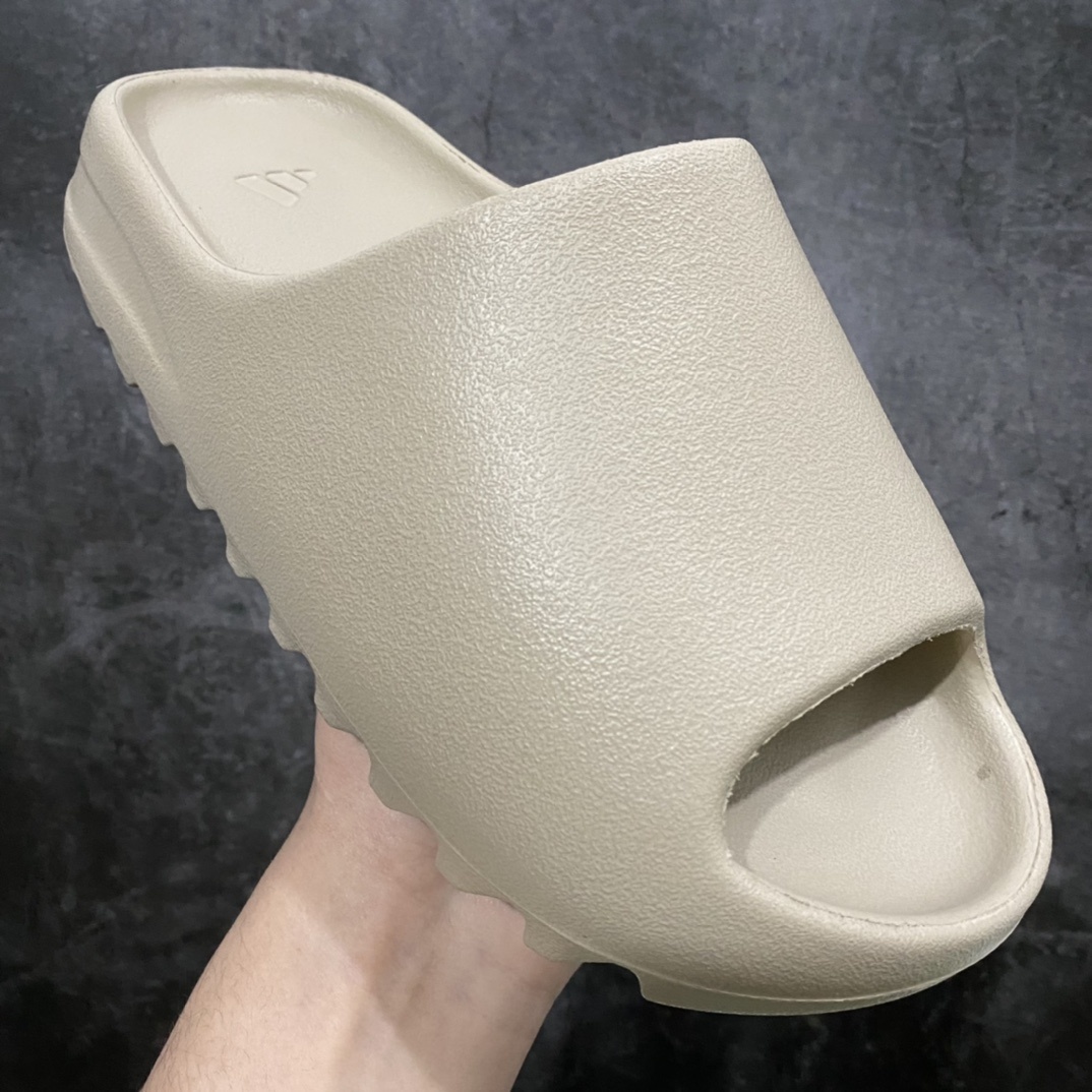 Adidas slippers  T538014