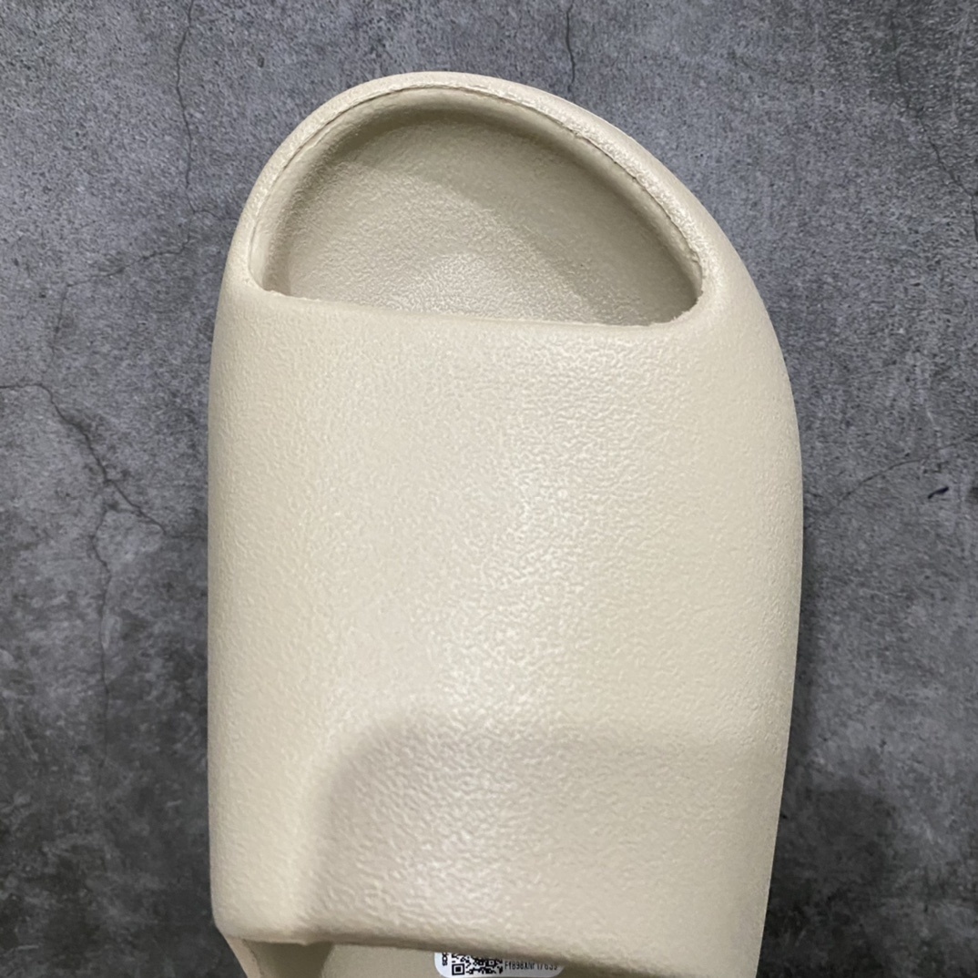 Adidas slippers  T538014