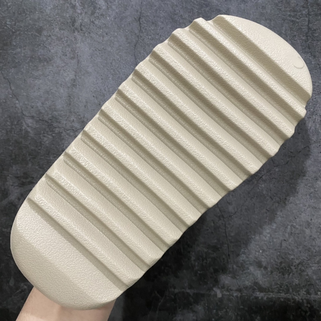 Adidas slippers  T538014