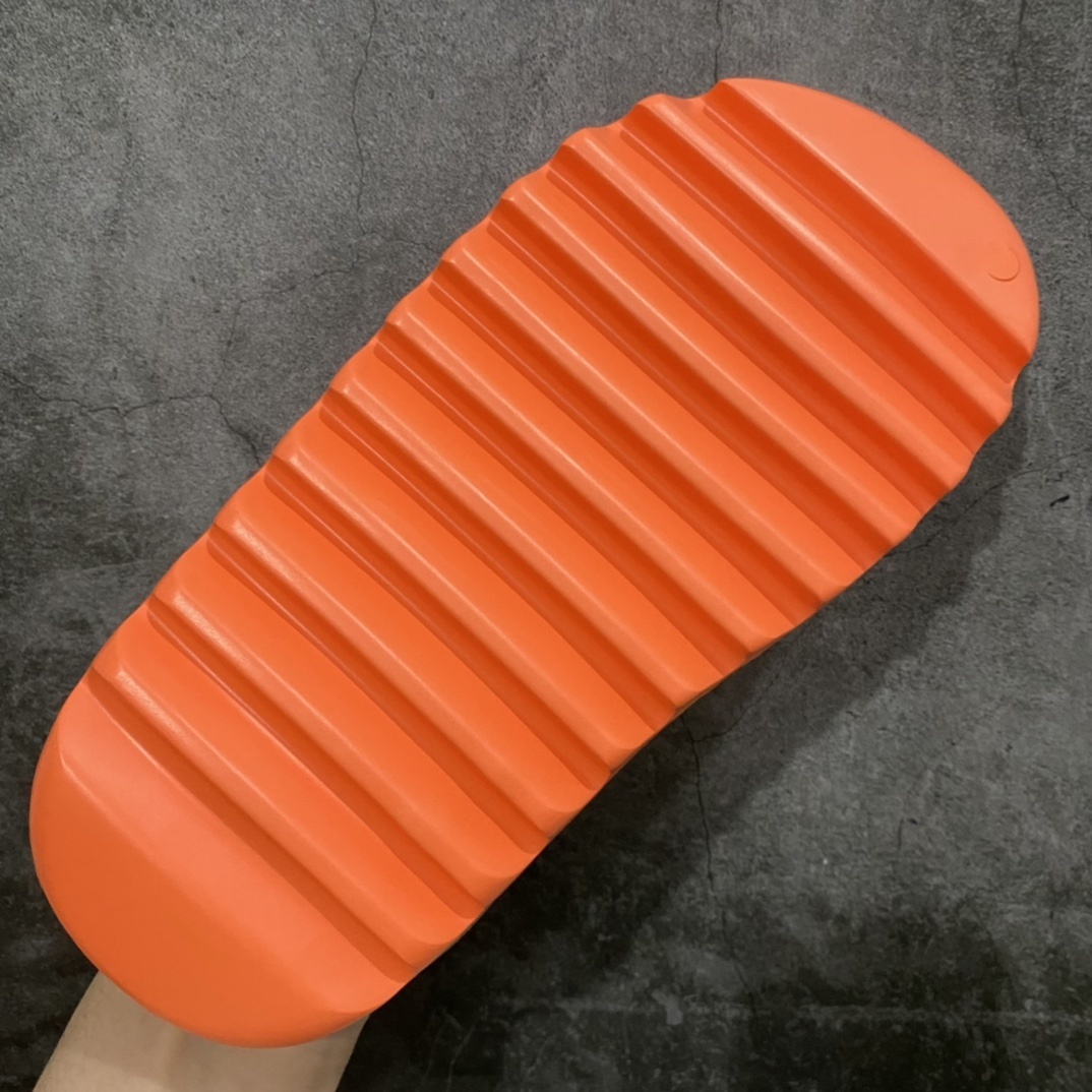 Adidas slippers  T538016