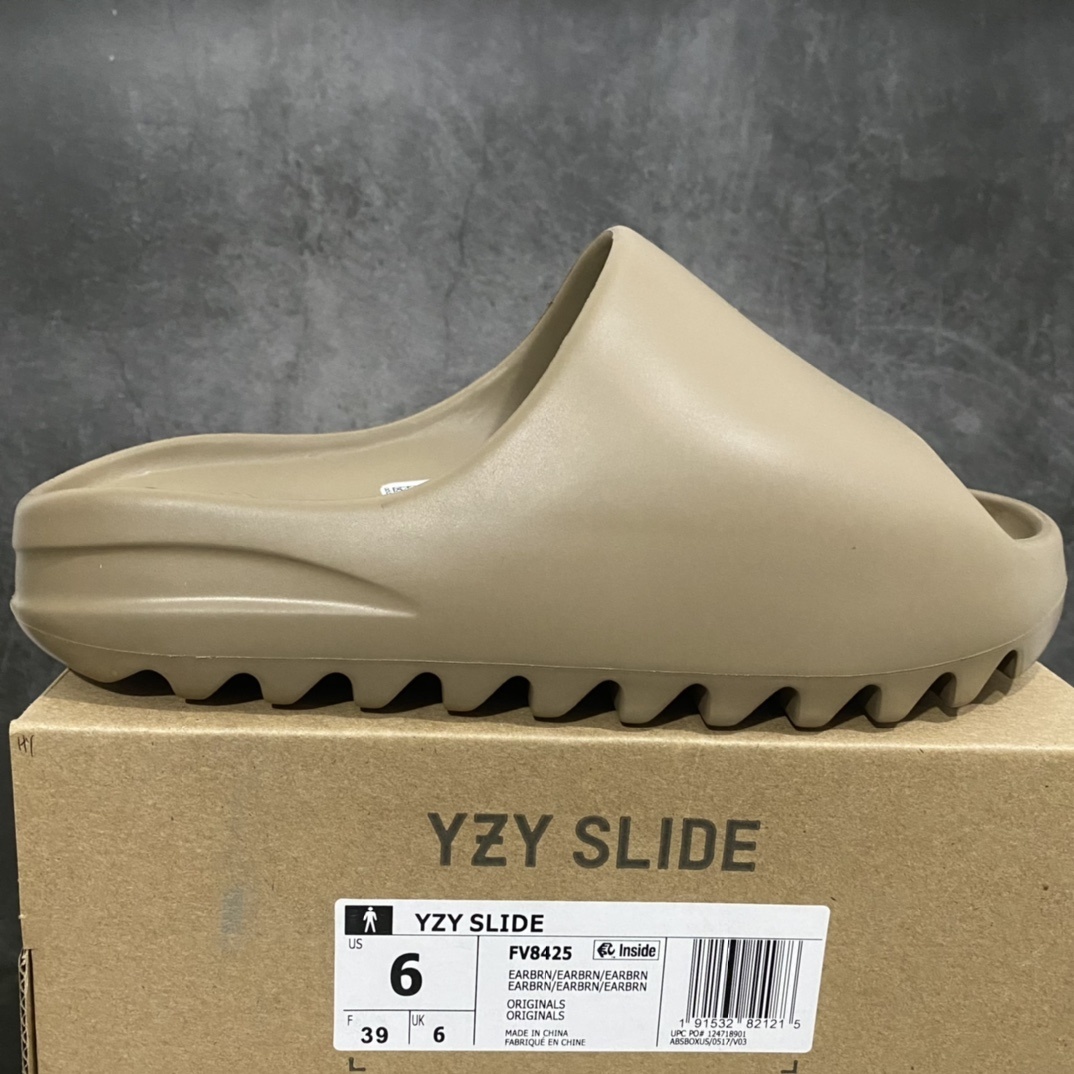 Adidas slippers  T538017