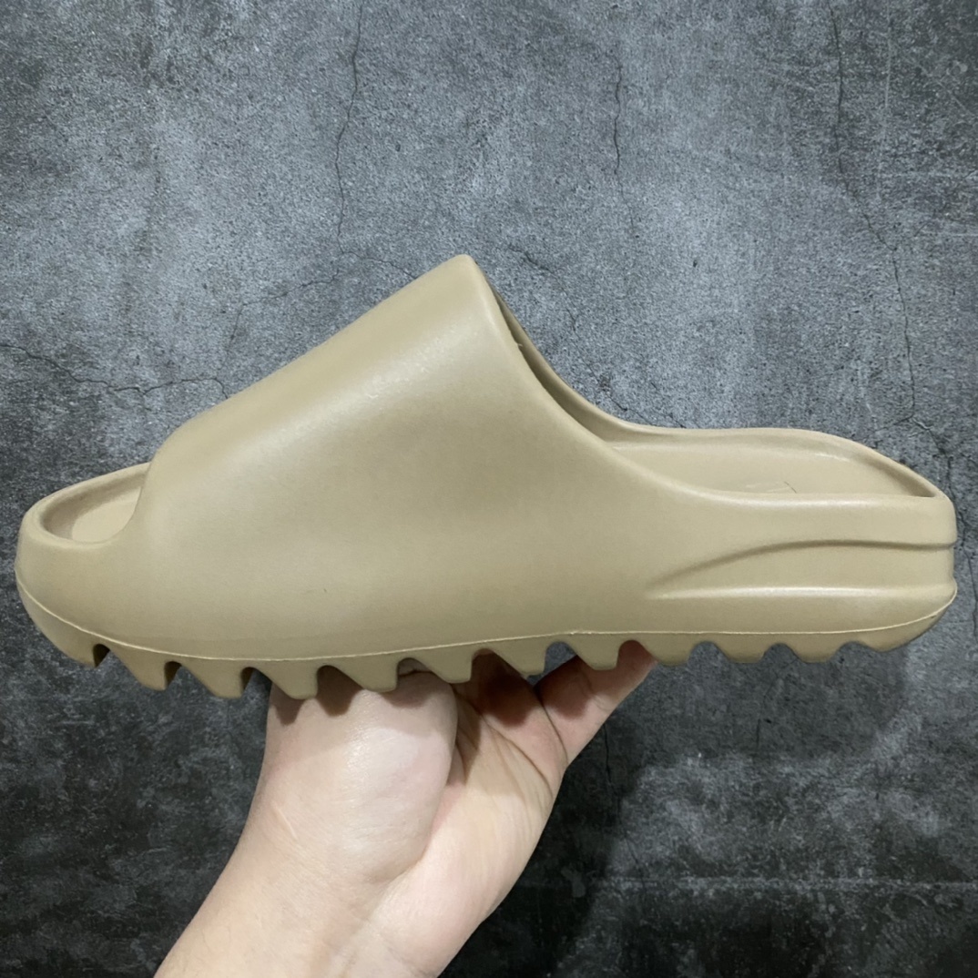 Adidas slippers  T538017