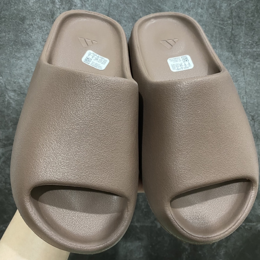 Adidas slippers T538