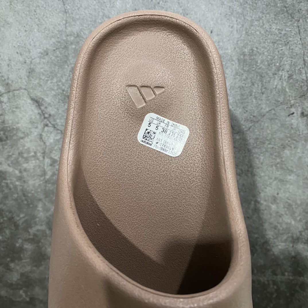 Adidas slippers T538018