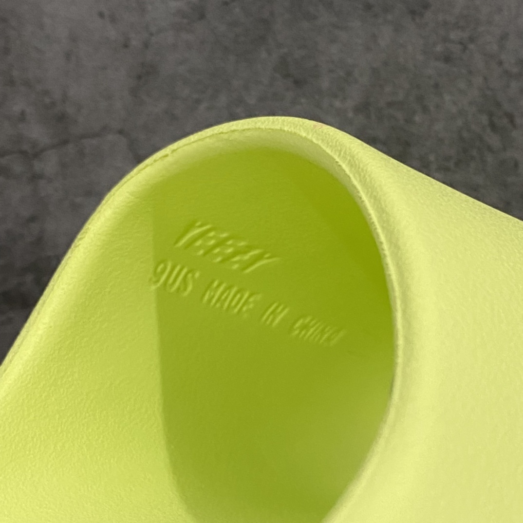 Adidas slippers T538019