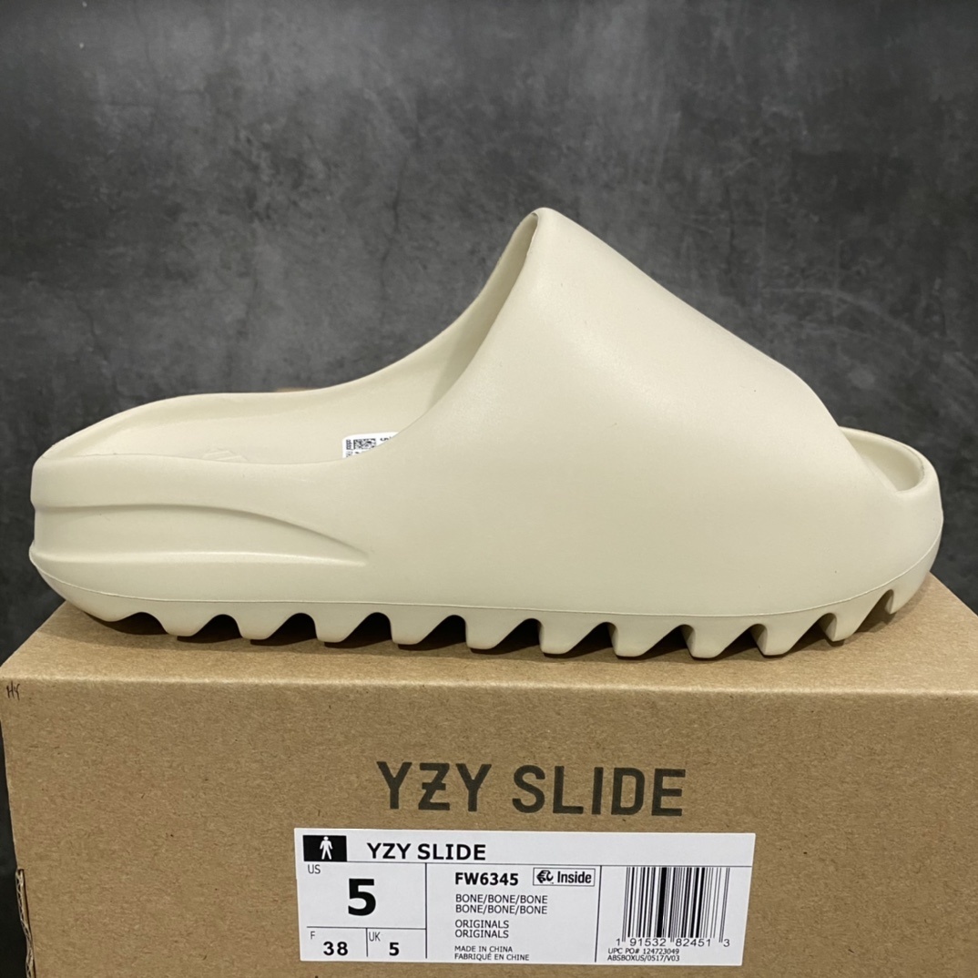 Adidas slippers T538020