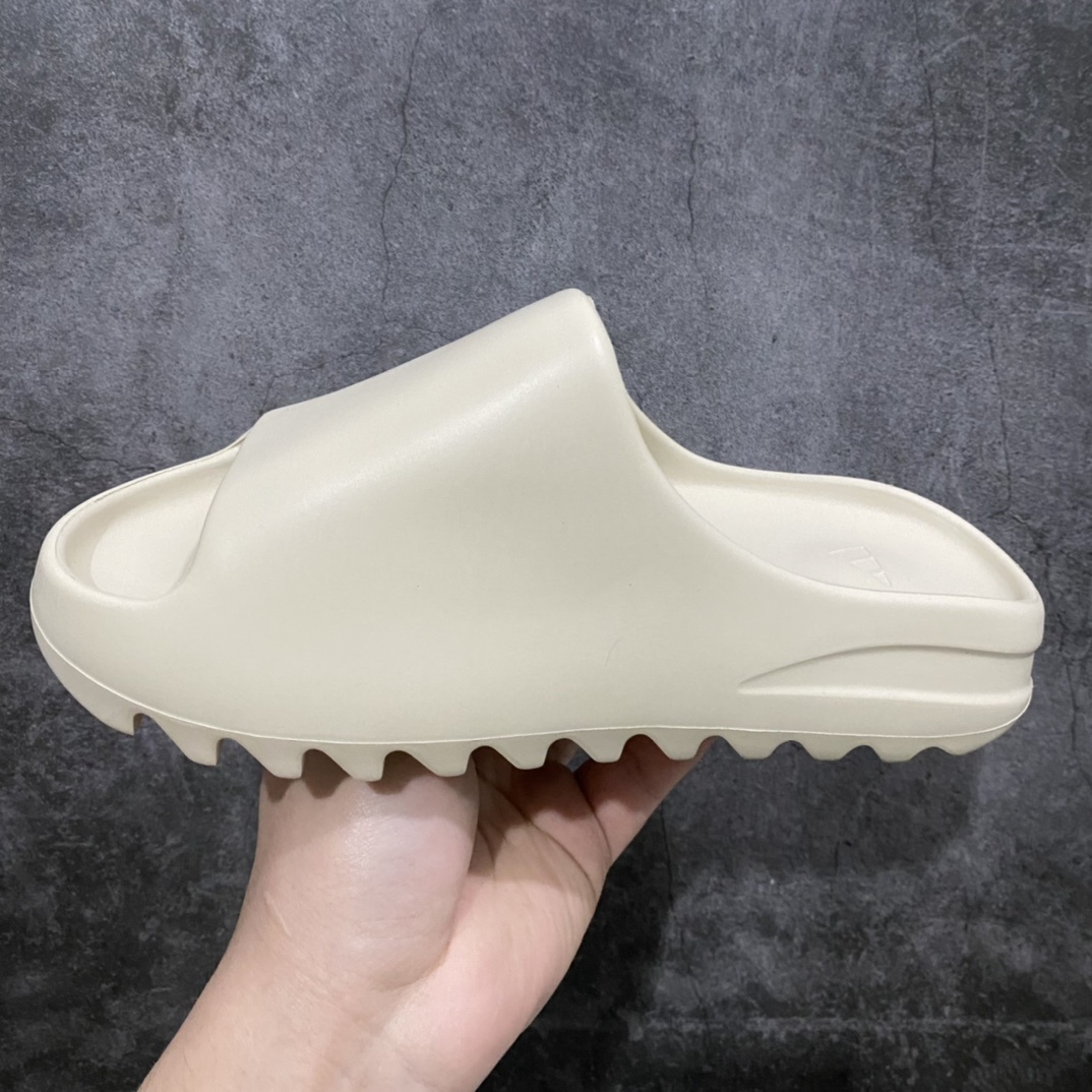 Adidas slippers T538020