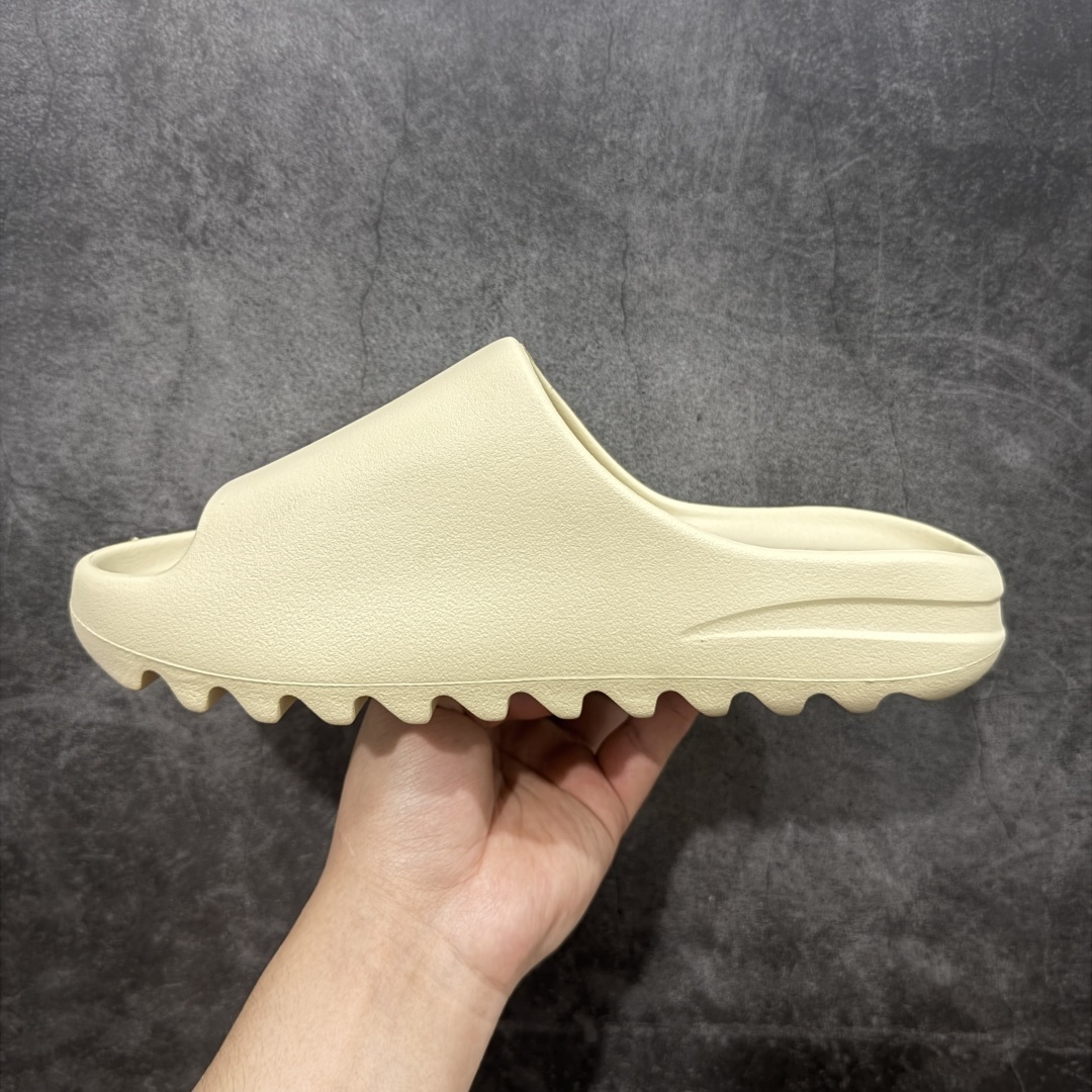 Adidas slippers T538025
