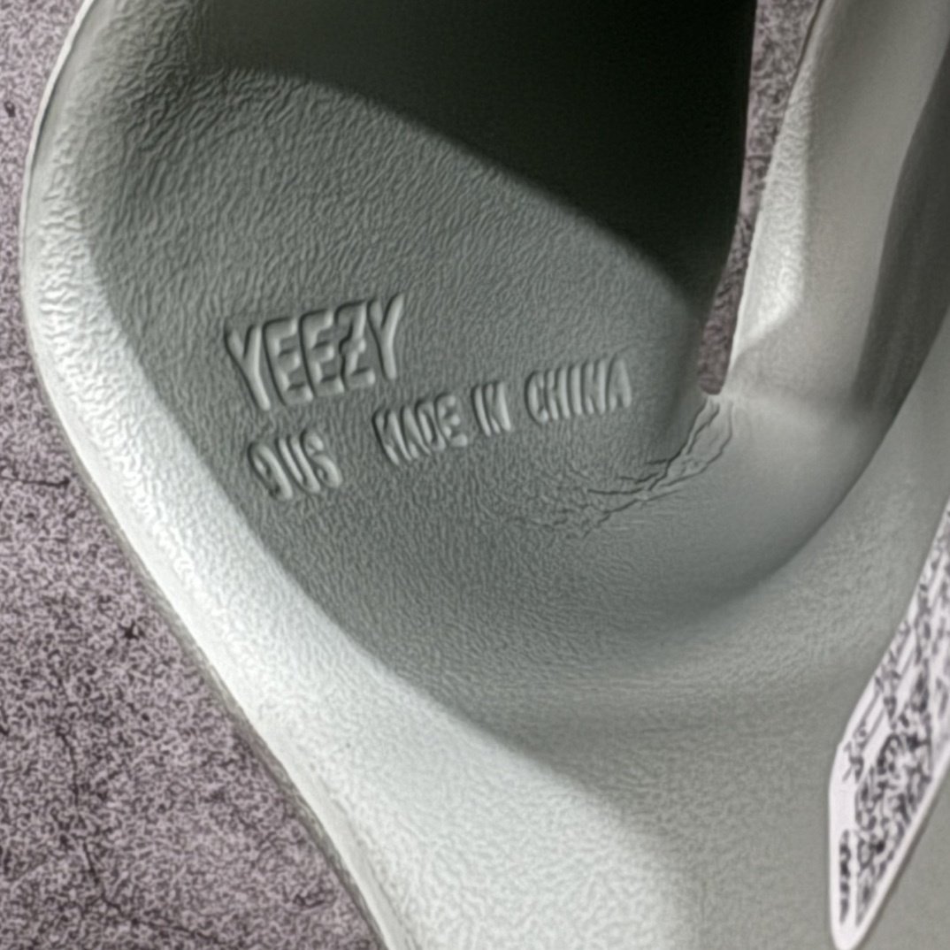Adidas slippers T538023